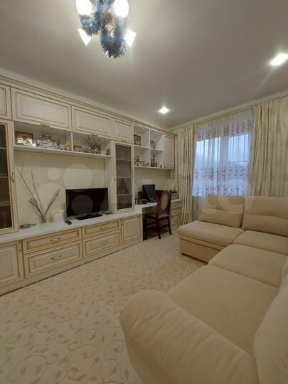 2-к. квартира, 58 м², 4/10 эт.