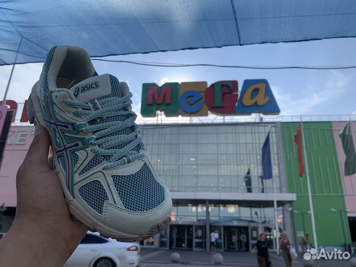 Кроссовки asics