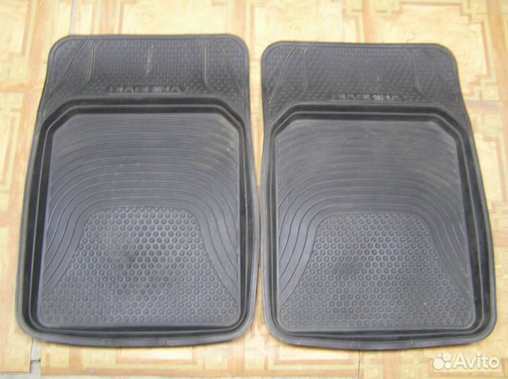 Автомобильные коврики резиновые универсальные