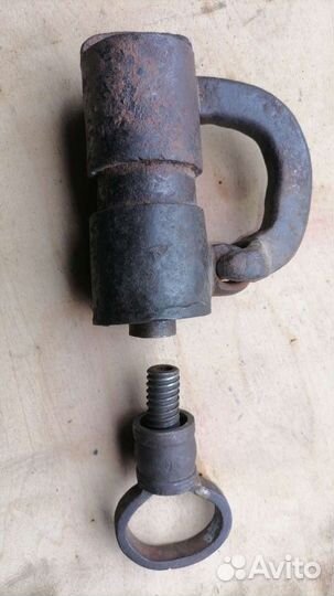 Навесной замок старинный