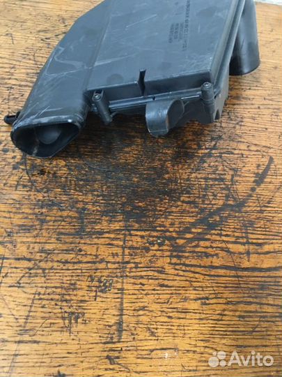 Корпус воздушного фильтра Mercedes E-Class W211