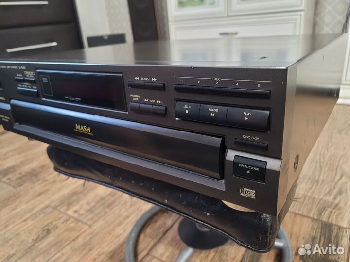 CD дека Technics SL-PD827