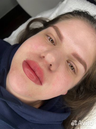 Модели на перманентный макияж бровей и губ