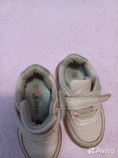 Кроссовки для девочки
