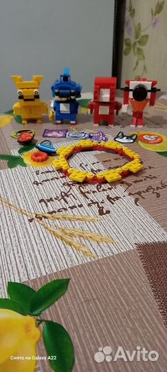 Фигурки из Лего по собственной схеме и стикерсы