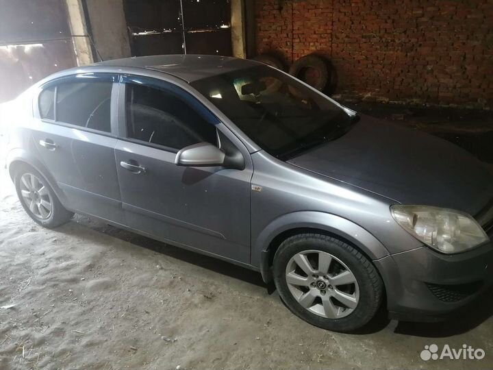 Opel Astra 1.6 МТ, 2008, 290 000 км