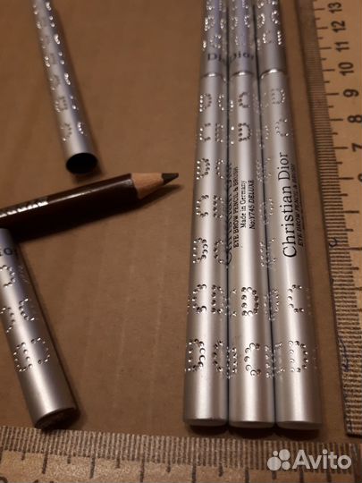 Пинцет и карандаш для бровей