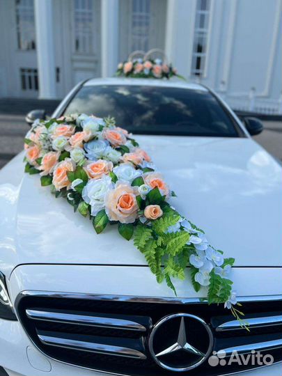 Аренда свадебных украшений на автомобиль