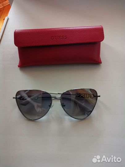 Солнцезащитные очки женские guess