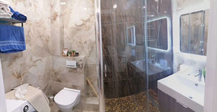 2-к. квартира, 57 м², 8/17 эт.