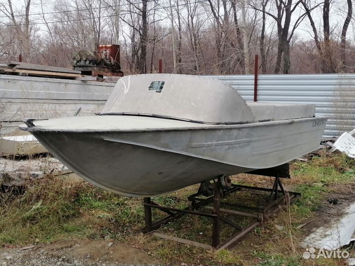 Лодка Днепр