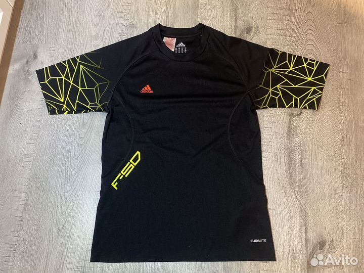 Спортивная футболка adidas