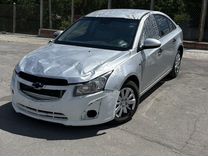 Chevrolet Cruze 1.6 MT, 2011, битый, 180 000 км, с пробегом, цена 272 000 руб.
