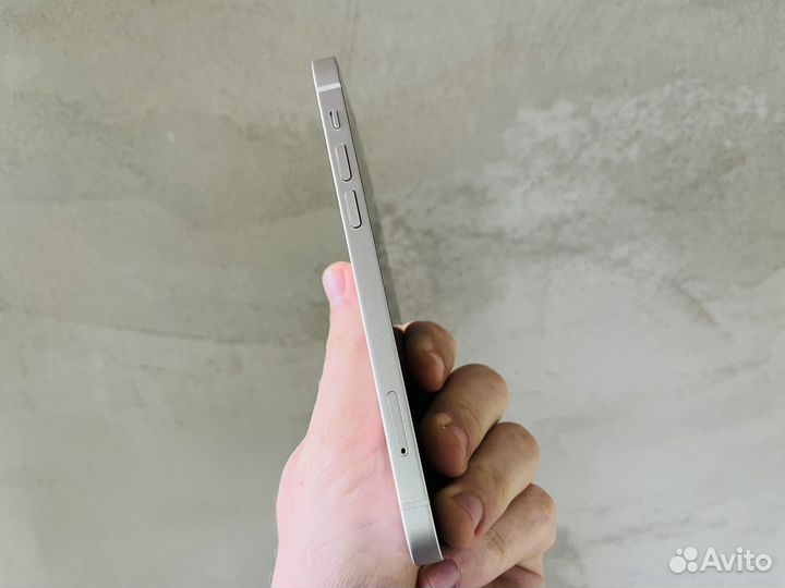 iPhone 12, 64 ГБ