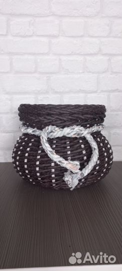 Кашпо из искусственного ротанга