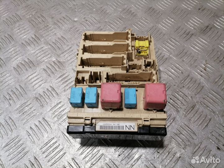 Блок предохранителей салонный Toyota Camry v40