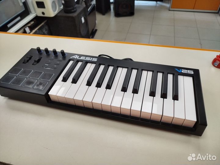 Миди клавиатура alesis V25 (жил)