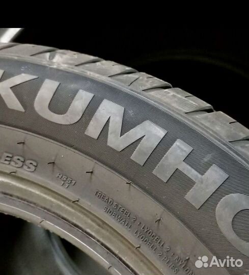 Kumho Ecsta HS51 215/60 R16