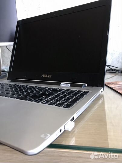 Ноутбук asus