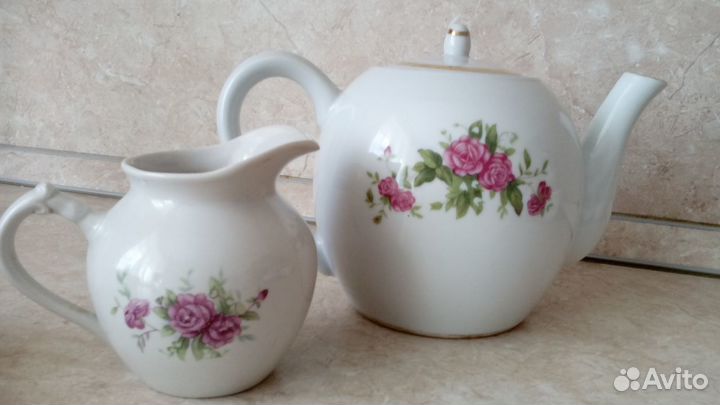 Молочник, кофейные кружечки. СССР. Дулево