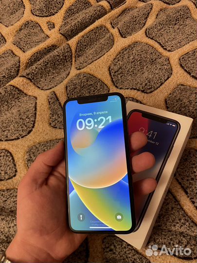 iPhone X, 64 ГБ