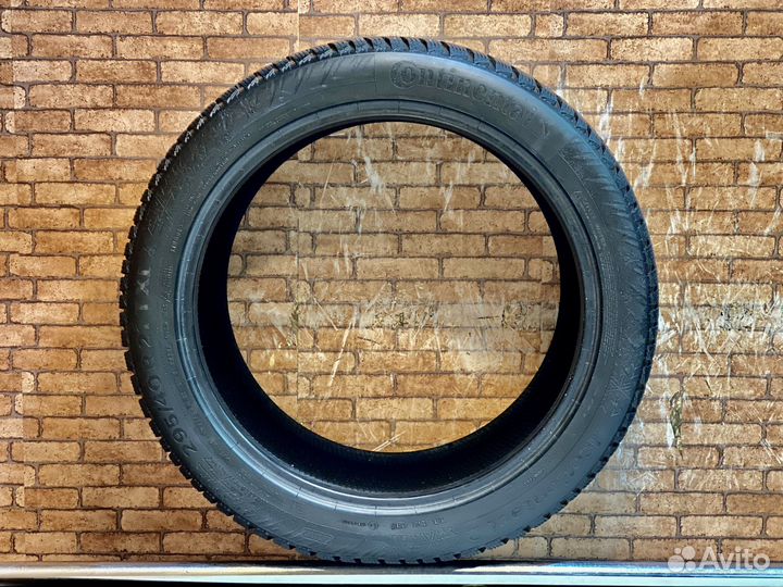 Continental IceContact 2 SUV 295/40 R21