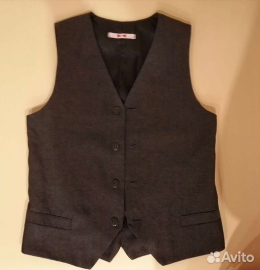 Жилетка для мальчика школьная