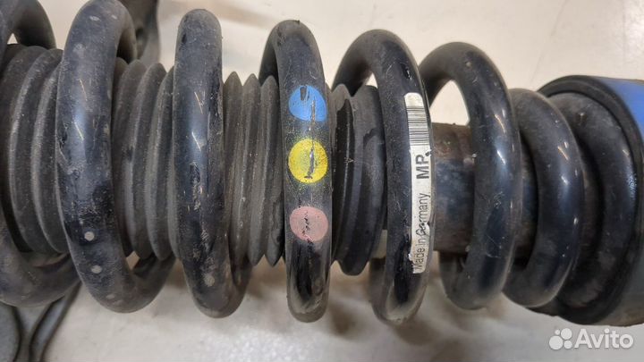 Амортизатор подвески правый передний Volkswagen Touareg