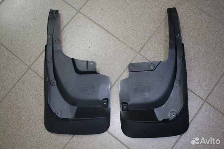 Задние брызговики Land Cruiser 200 под обвес, юбку