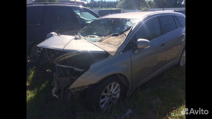 Авенсис 2009г