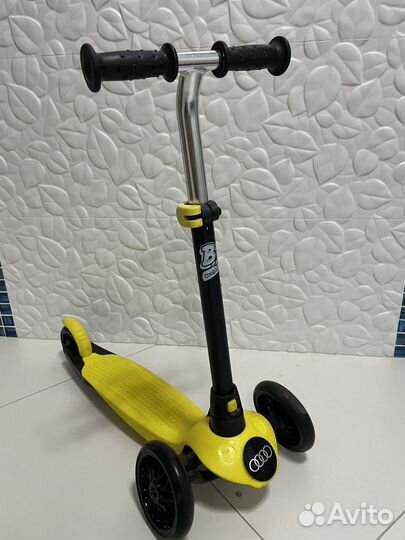 Самокат трехколесный Oxelo