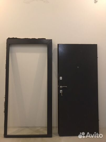 Продам входную дверь