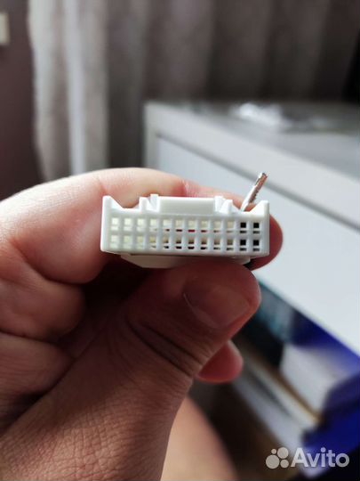 Разъем 24 pin на камеру заднего вида Toyota