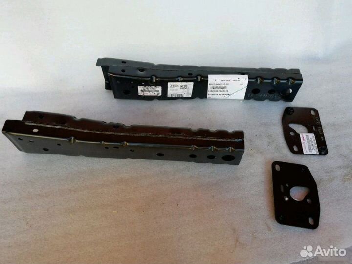 Кронштейны рамы передние Toyota Hilux