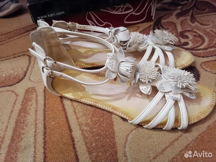 Продам сандалии