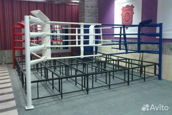 Ринг боксёрский на помосте 8х8 м, высота 1 м, три лестницы,боевая зона 6,1х6,1 м Pioner A12554