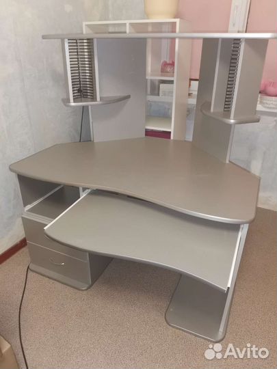 Компьютерный стол