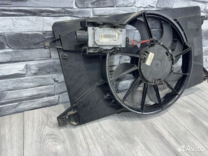 Вентилятор радиатора Ford Focus 3 pnda 2012