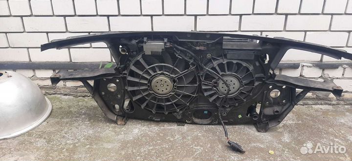 Продам рамку радиатора (Телевизор) на Ауди А6 С5