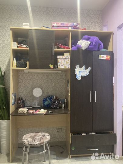 Школьный стол со шкафом