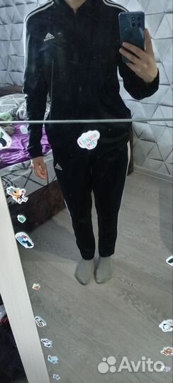 Продам оригинальный костюм adidas