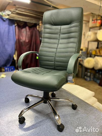 Компьютерное кресло в натуральной коже