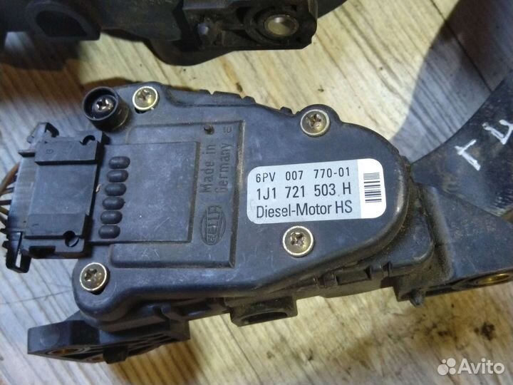 Педаль газа Skoda Octavia / Golf 4