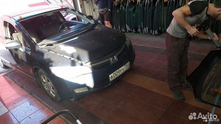 Лобовое стекло Хонда Цивик