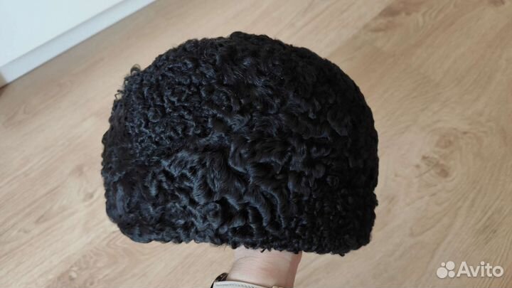 Шапки, шляпки женские, мужская кепка