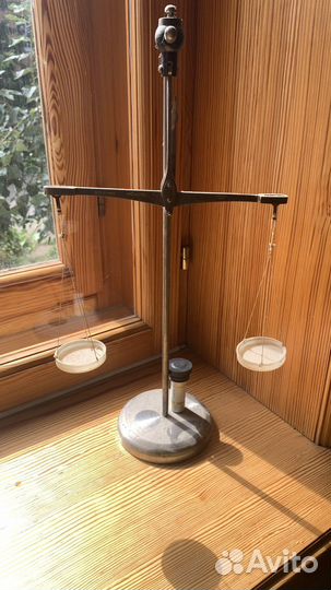 Весы аптечные лабораторные на штативе СССР