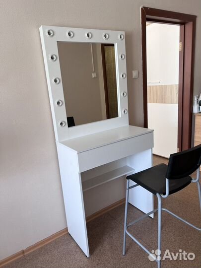 Стол для визажиста/ бровиста