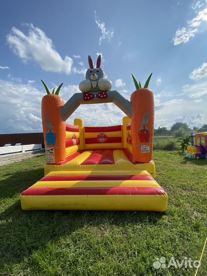Батут надувной