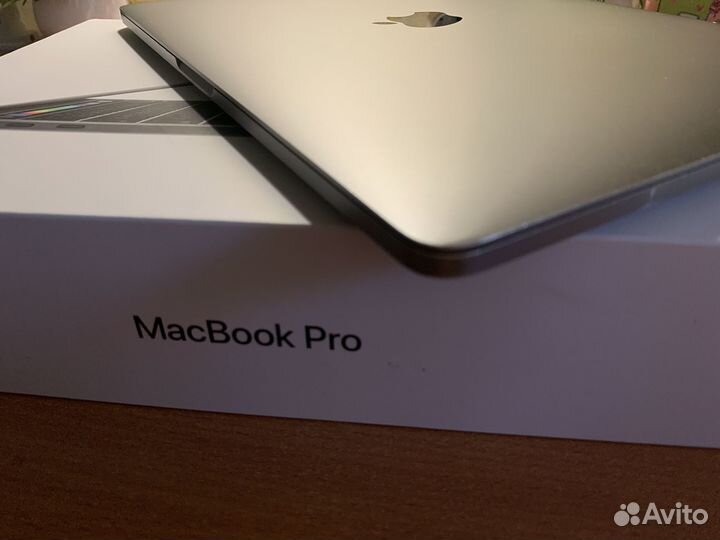 Apple MacBook Pro 13-inch 2017 A1706