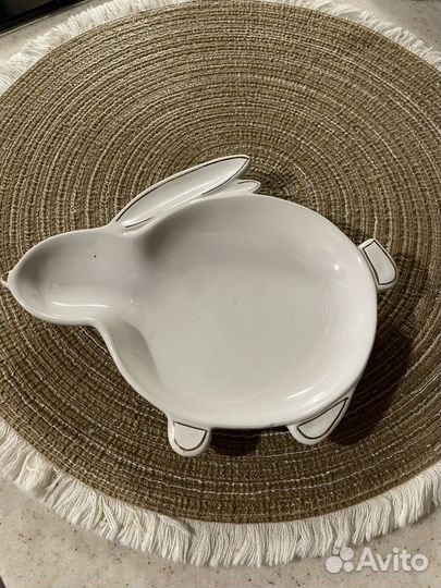 Блюдо на ножке фарфор